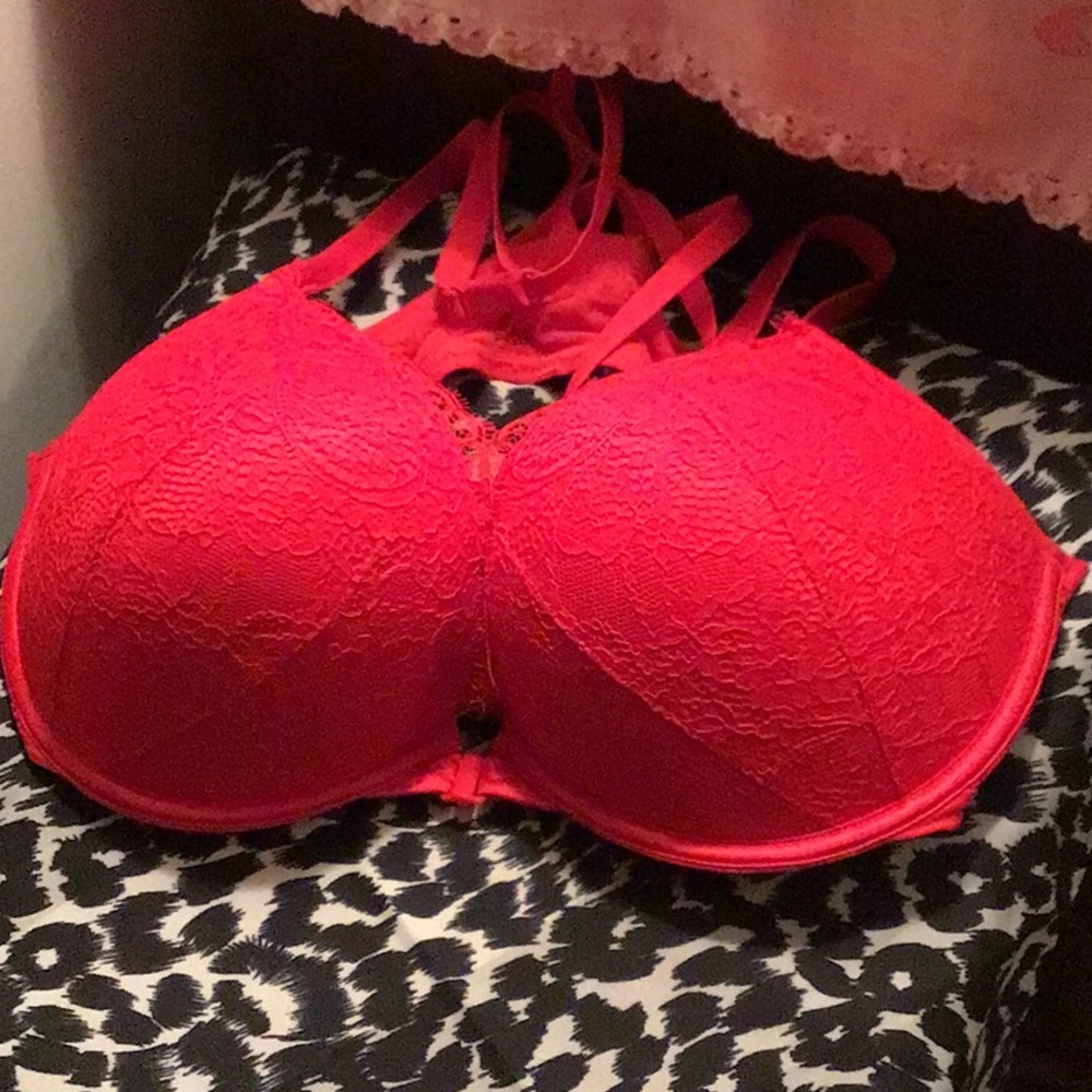 Red Victoria’s Secret bombshell bra